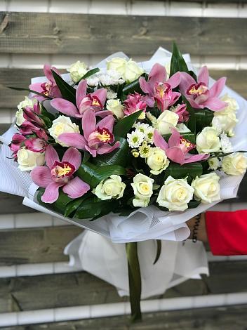 Букет цветов из: Розы и Хризантемы в Гулькевичах