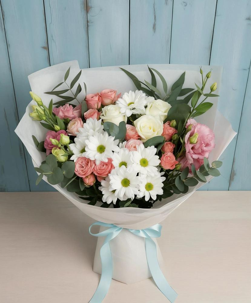 Букет цветов из: Розы, Лизиантусы и Хризантемы в Гулькевичах