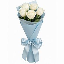 Букет 5 Белых роз Проуд в Гулькевичах