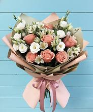 Букет цветов из:  Розы, Альстромерии и Лизиантусы в Гулькевичах