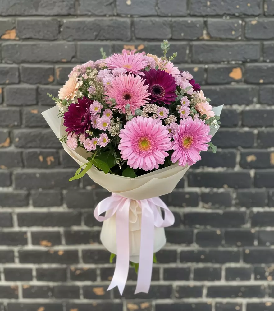 Букет цветов из: Герберы и Хризантемы в Гулькевичах