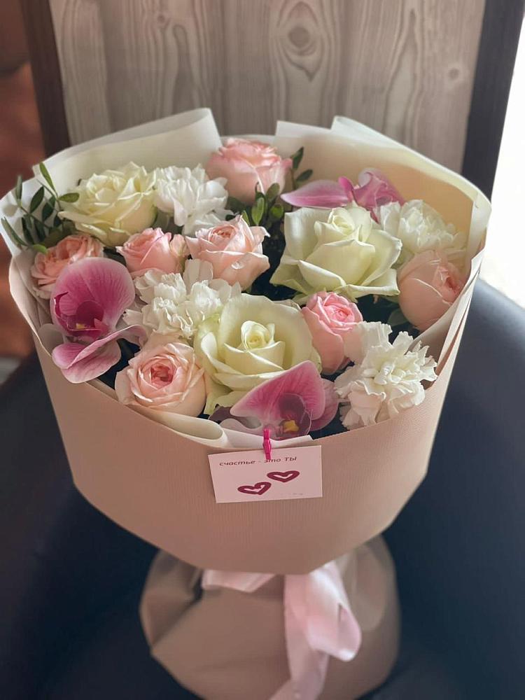 Букет цветов из: Орхидеи, Розы и Гвоздики в Гулькевичах