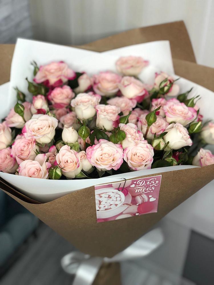 Букет цветов из: Розы в Гулькевичах