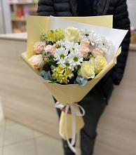 Букет цветов из:  Альстромерии, Розы и Хризантемы в Гулькевичах