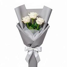 Букет 3 белые розы в Гулькевичах