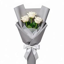 Букет 3 белые розы в Гулькевичах