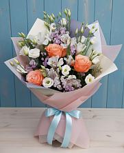 Букет цветов из:  Лизиантусы, Розы, Альстромерии и Гипсофила в Гулькевичах