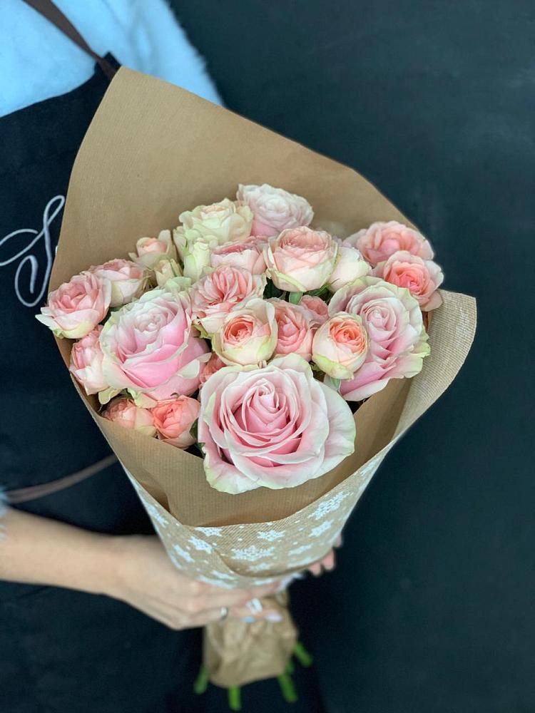 Букет цветов из: Хризантемы и Розы в Гулькевичах