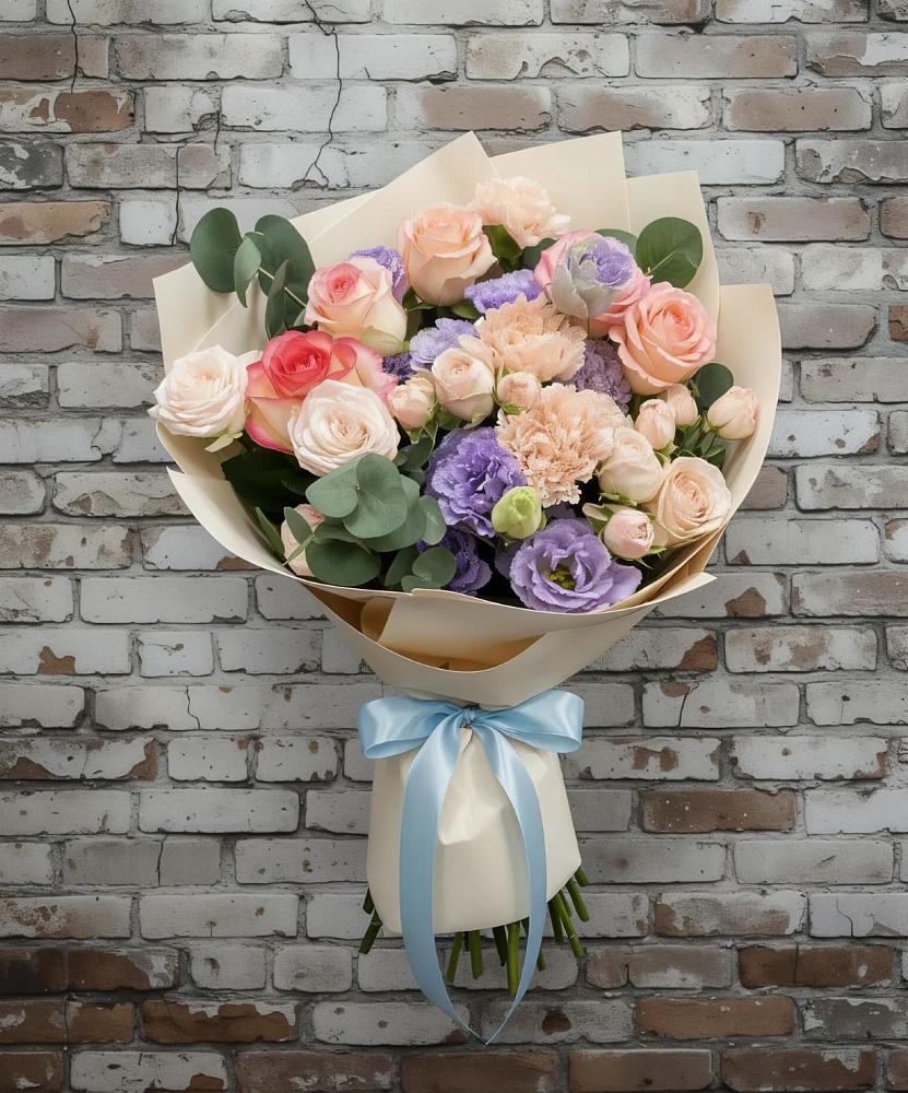 Букет цветов из: Розы, Лизиантусы и Гвоздики в Гулькевичах