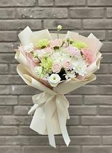 Букет цветов из:  Гвоздики, Розы, Лизиантусы и Хризантемы в Гулькевичах