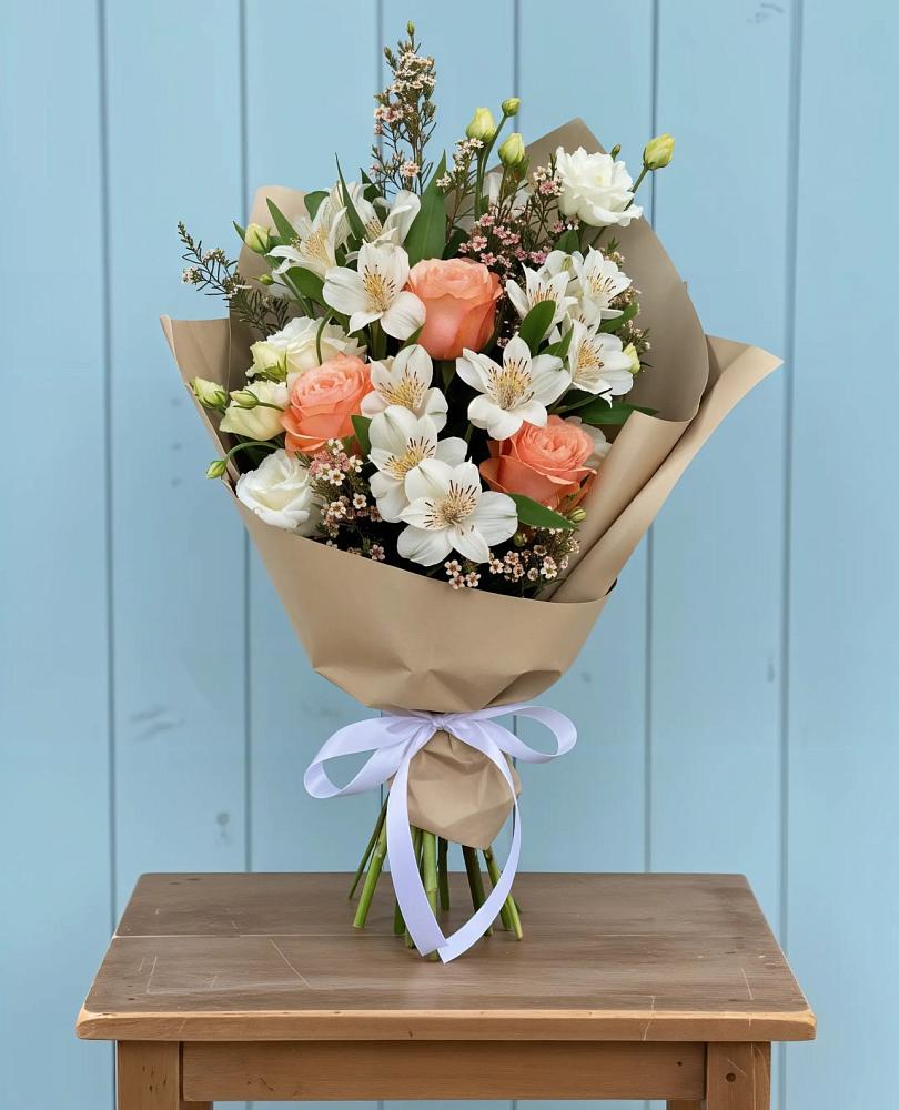 Букет цветов из: Альстромерии, Лизиантусы, Розы и Хризантемы в Гулькевичах