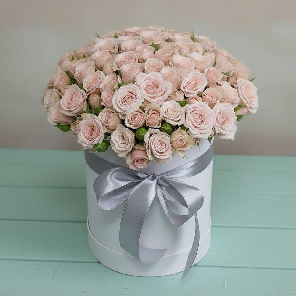 Цветочная композиция из Розы в шляпной коробке в Гулькевичах