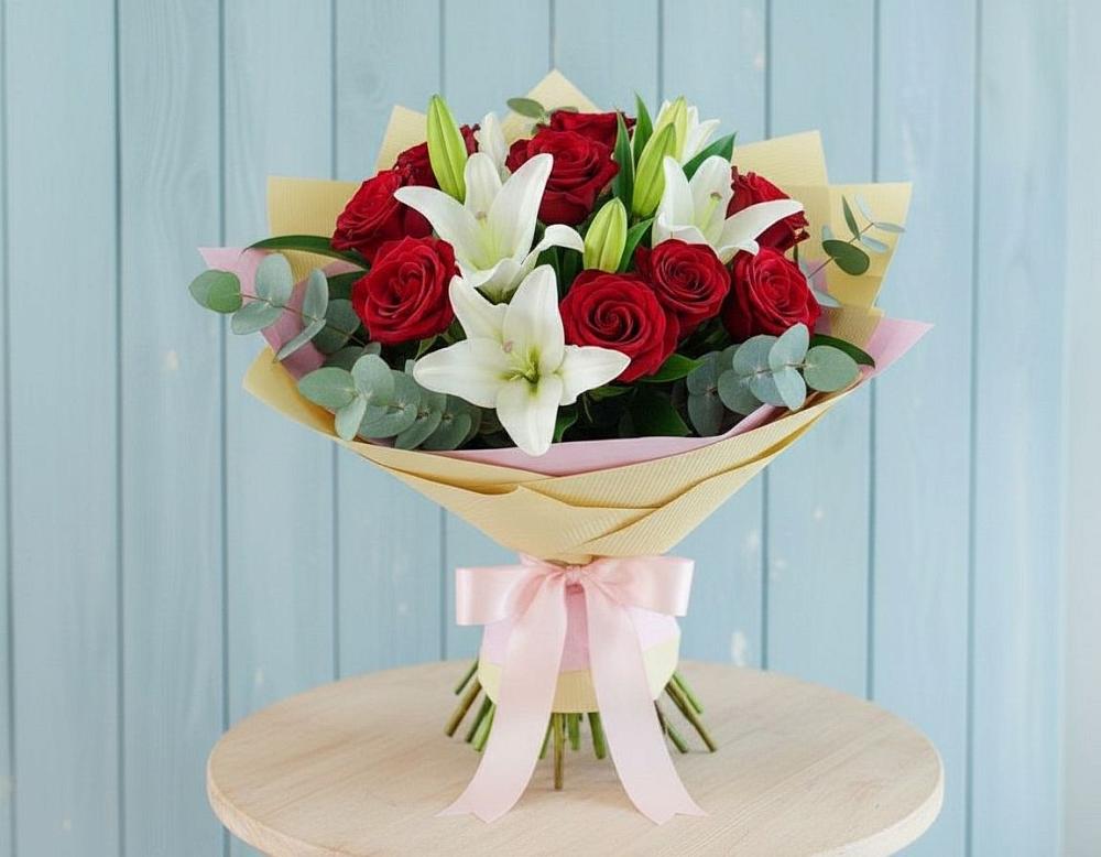 Букет цветов из: Лилии и Розы в Гулькевичах